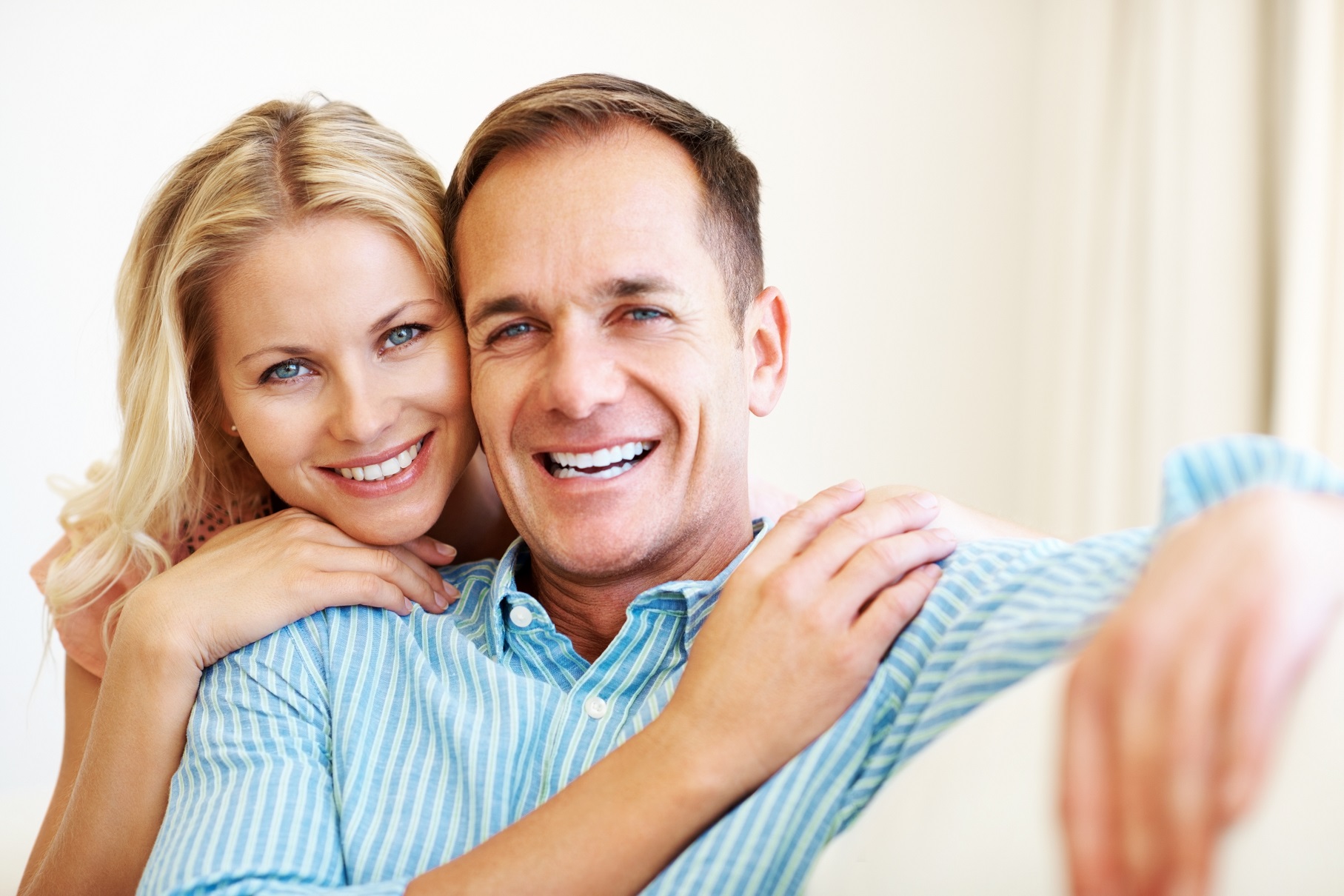 La clínica dental Dentalarroque recomienda implantes dentales en majadahonda para reemplazar la pérdida de una o varias piezas dentales.