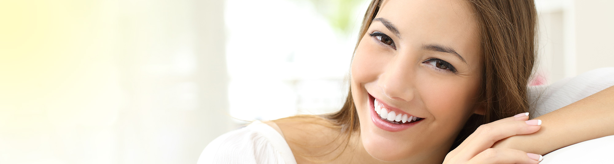 Las carillas dentales es uno de los tratamientos de estética dental en boadilla. Acuda a Dentalarroque para mejorar tu sonrisa.