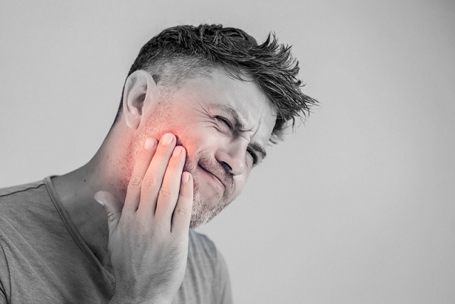 Acuda a la clínica dental Dentalarroque para quitar las muelas del juicio en majadahonda. Puedes evitar dolor dental, caries, infección o enfermedad de las encías.