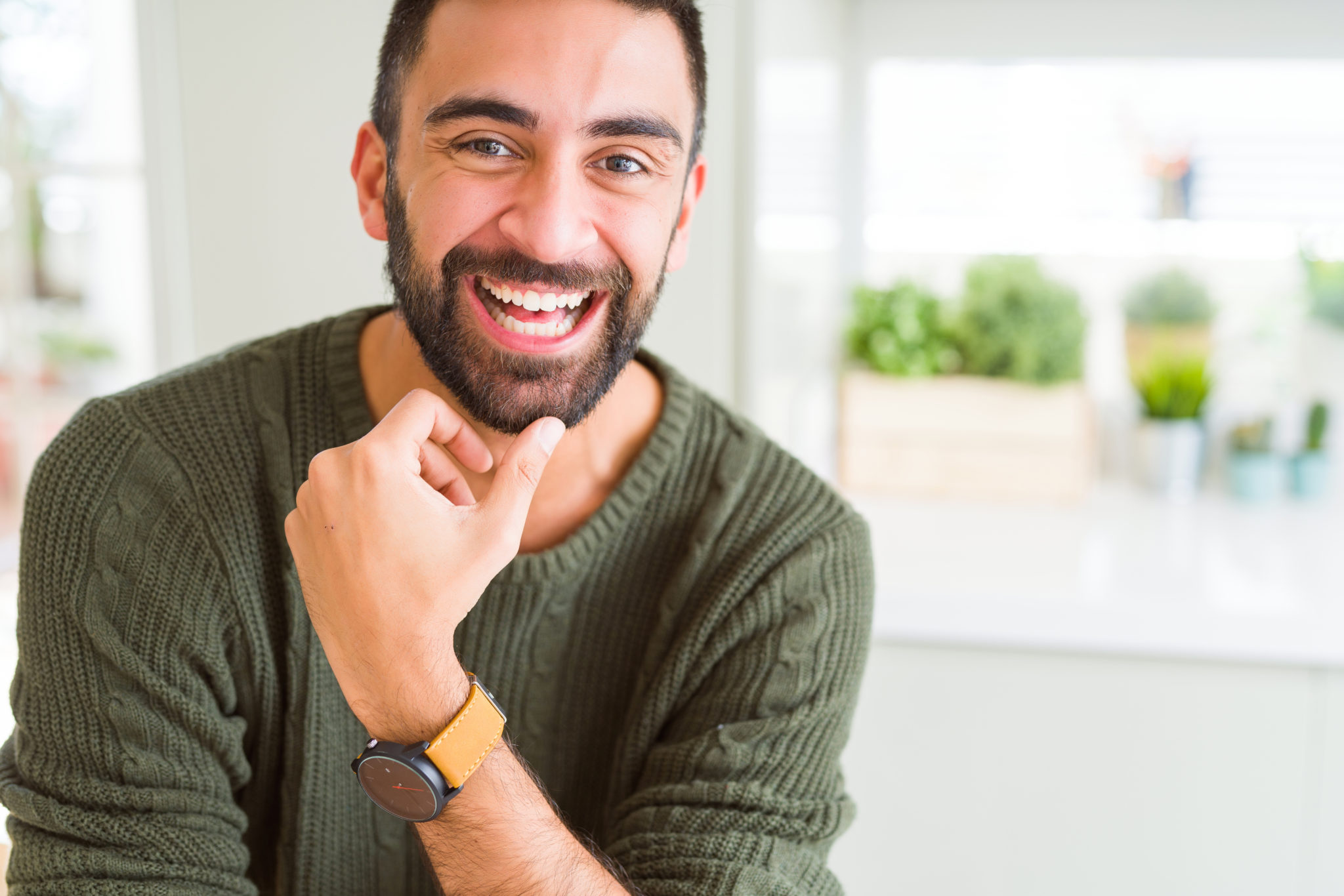 Los 5 hábitos para cuidar la salud bucal son necesarios para prevenir las enfermedades orales y otros problemas dentales. El cuidado oral a diario y las revisiones dentales en Dentalarroque mantienen tu boca sana.