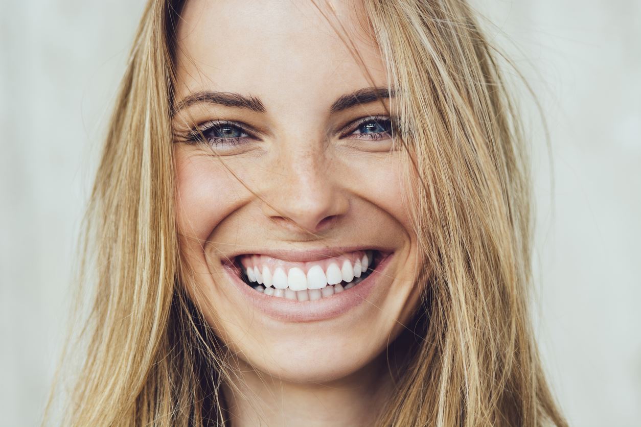 ¿Qué función tiene la odontología estética? Este es un tratamiento dental para mejorar el aspecto de la sonrisa.