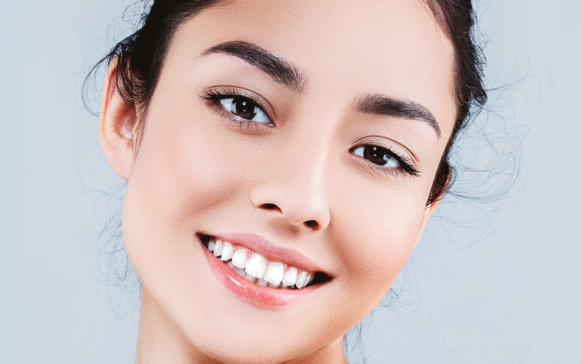 ¿Qué es mejor: brackets o Invisalign? Todo depende del presupuesto, personalidad, problema dental y tiempo disponible.