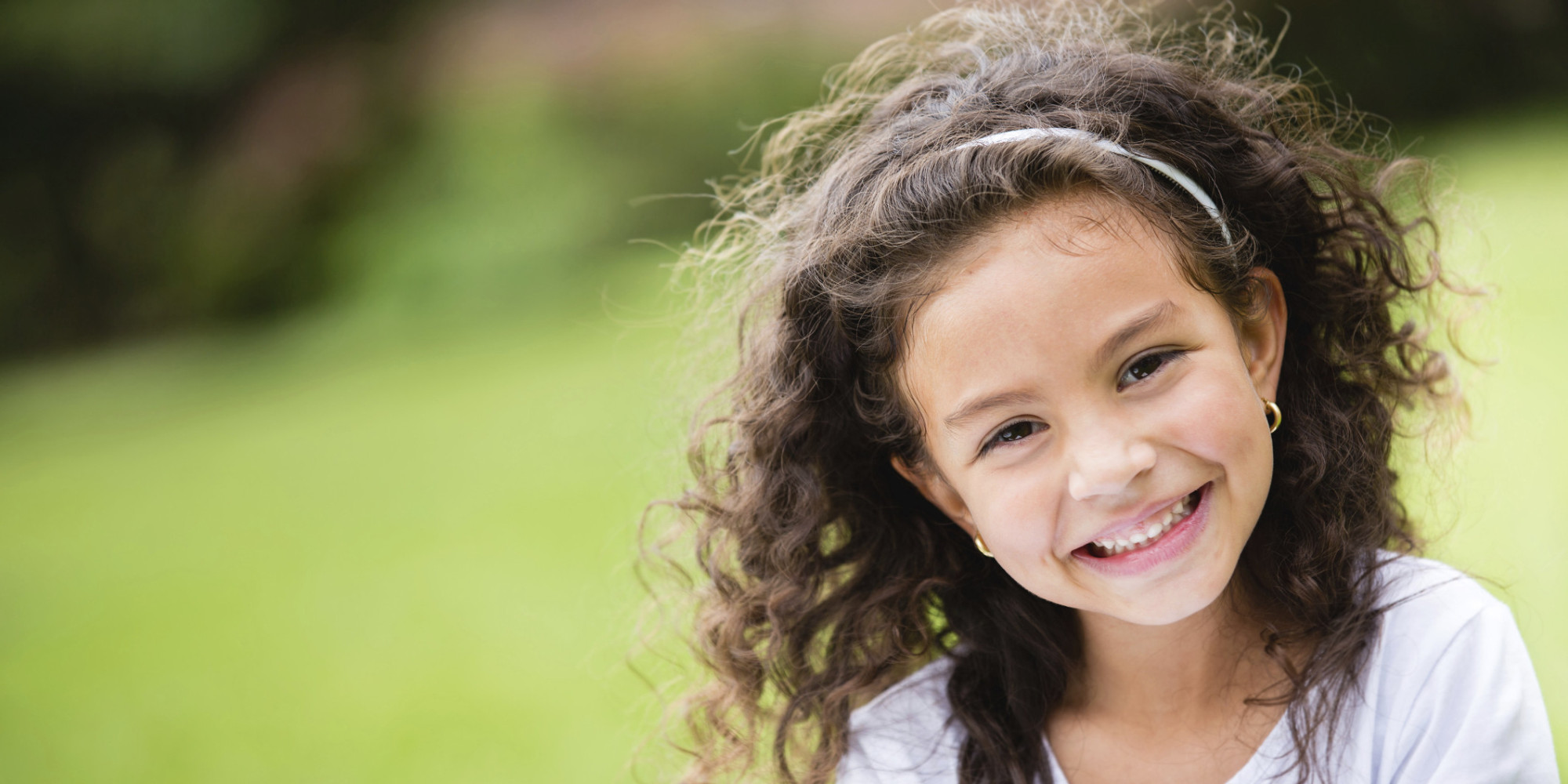 Uno de los problemas dentales comunes en los niños es la caries. Esto se debe a un pobre cuidado oral y una mala alimentación.
