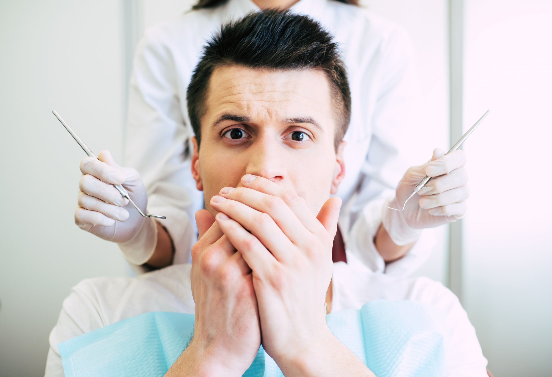 ¿Qué es la fobia dental? El miedo al dentista es una sensación de ansiedad y nerviosismo antes de acudir a la clínica dental.