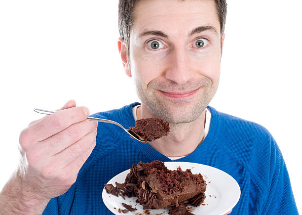 ¿Qué alimentos perjudican la salud bucal? Se recomienda consumir una dieta equilibrada.