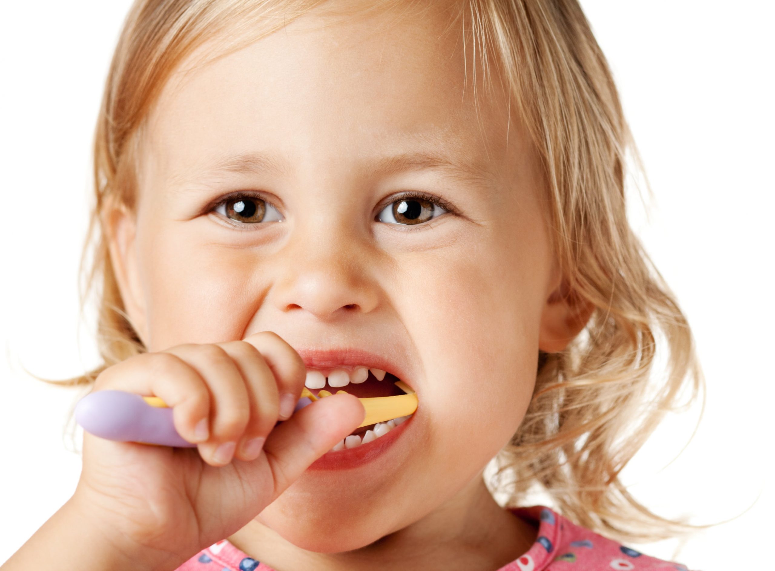 Mantener los dientes de leche sanos. Se recomienda el cuidado oral desde que sale el primer diente primario. Hay que acudir al odontopediatra a revisiones dentales. Vigilar la alimentación.