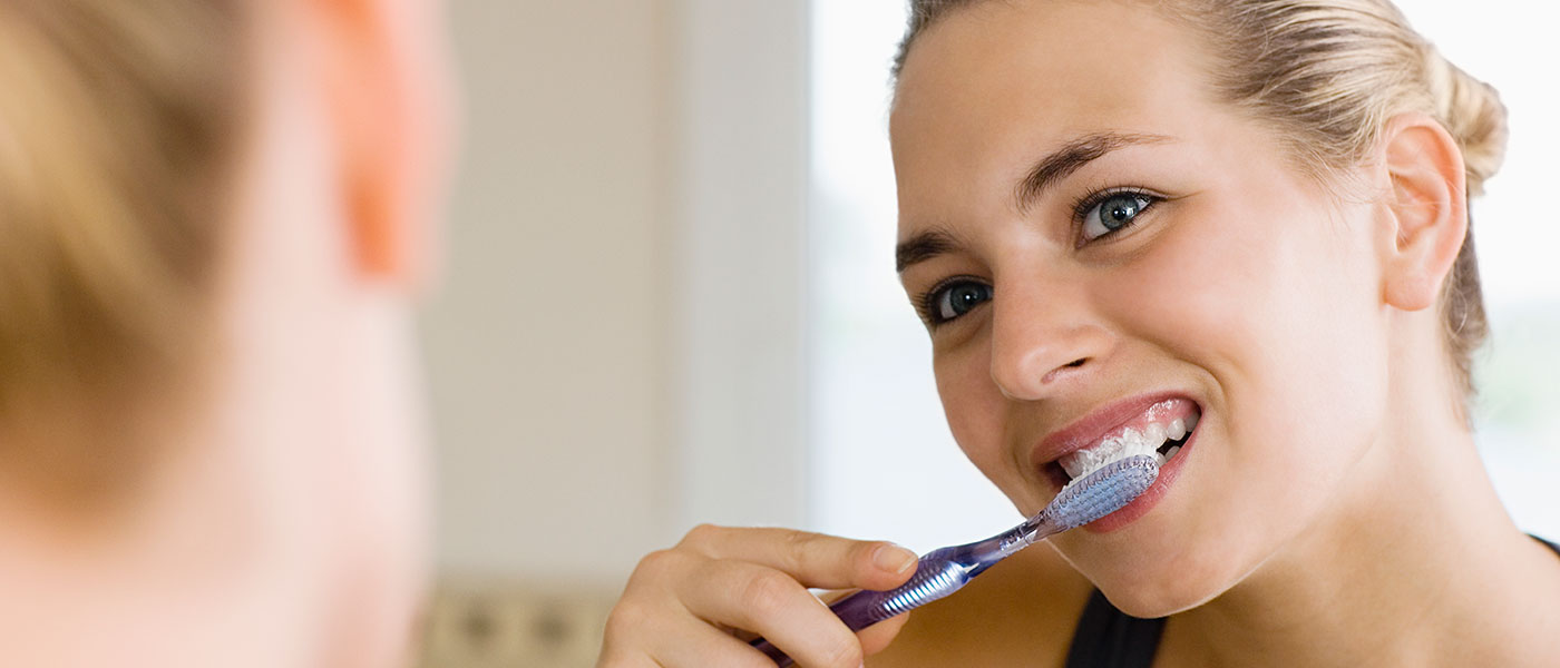 ¿Por qué es importante la salud bucodental? La clínica dental Dentalarrroque recomienda buenos hábitos de higiene oral y revisiones dentales periódicas para mantener la boca saludable.