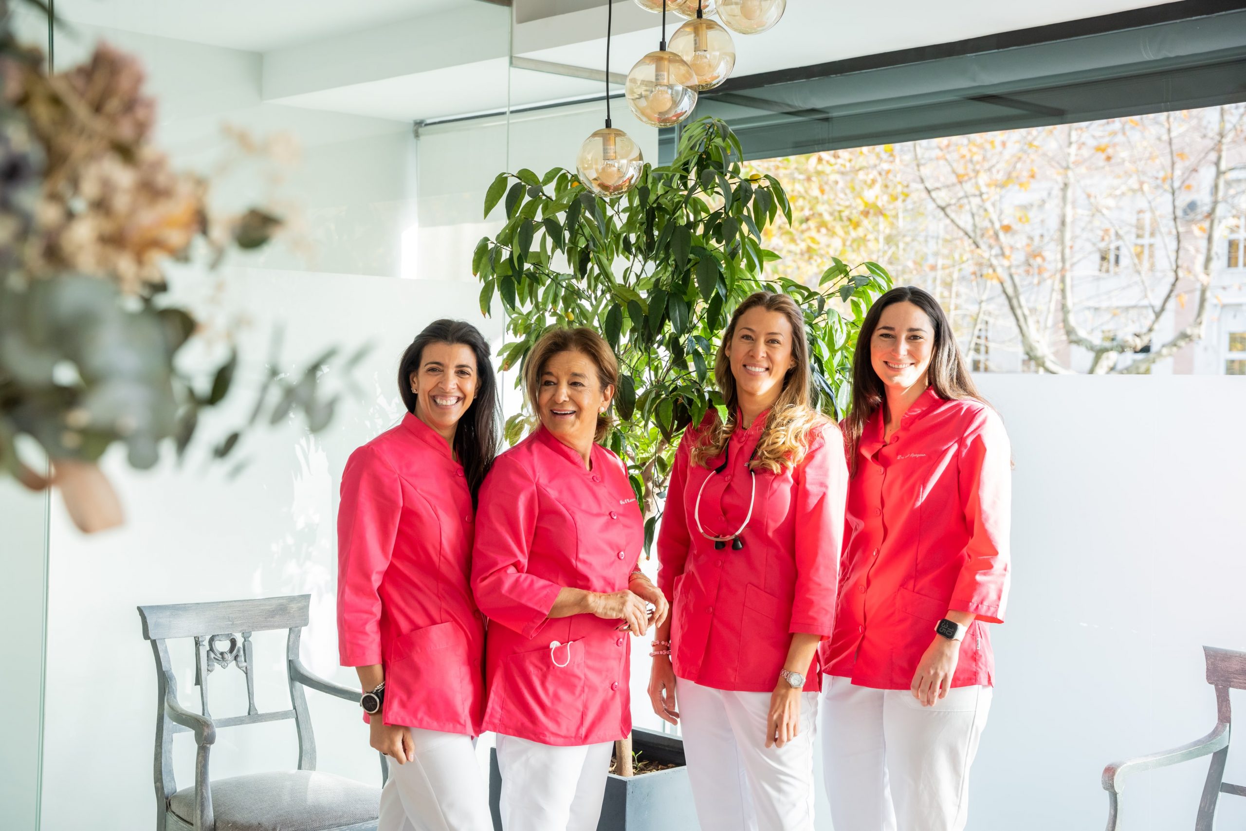 Consejos para elegir tú dentista de confianza. El mejor consejo es hablar con el equipo dental de Dentalarroque para conocerles en persona.