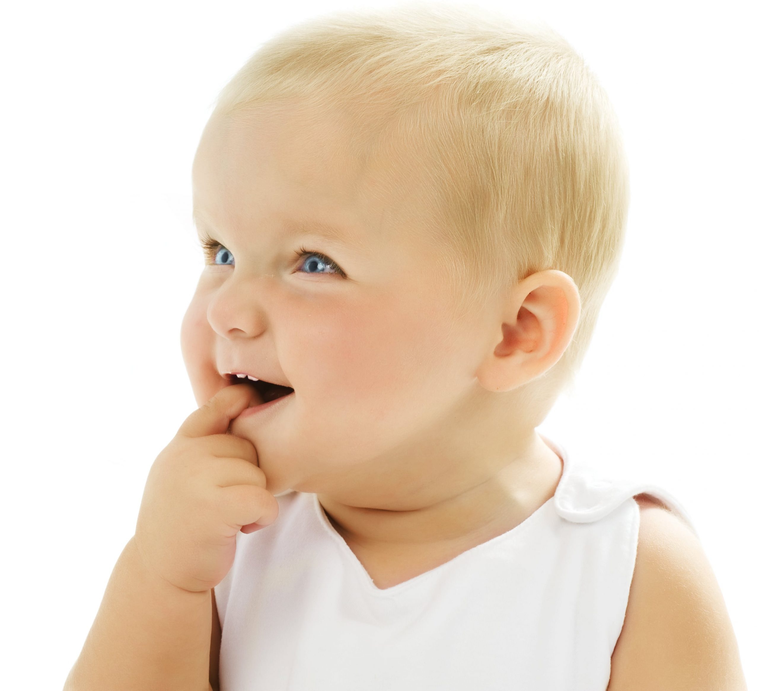 ¿Cuándo se debe llevar a un niño al dentista? La clínica dental Dentalarroque indica que el cuidado oral empieza desde que sale el primer diente primario.