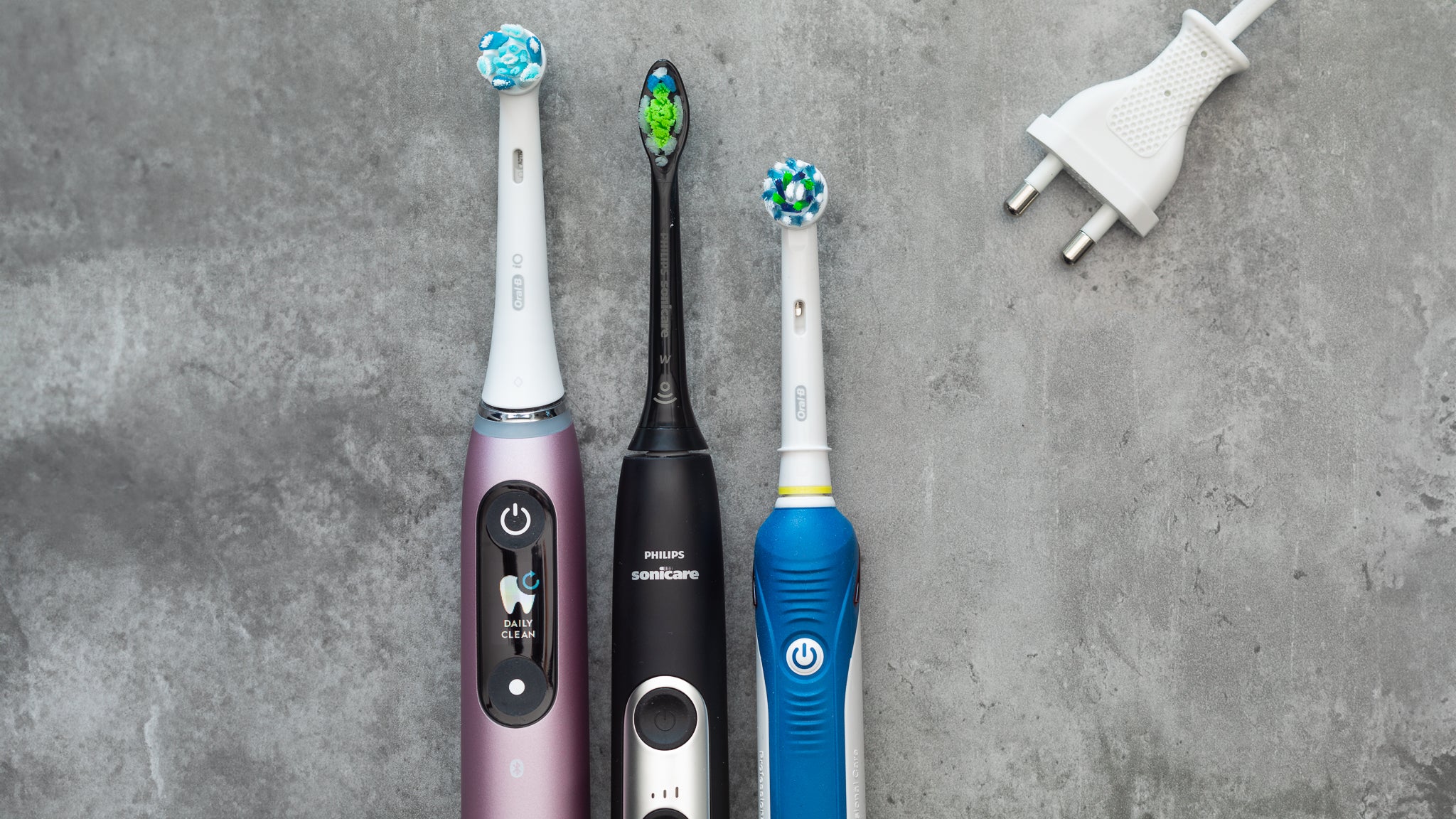 ¿Por qué usar un cepillo dental eléctrico? La clínica dental Dentalarroque lo recomienda a las personas que no tienen buena técnica de cepillado de los dientes.