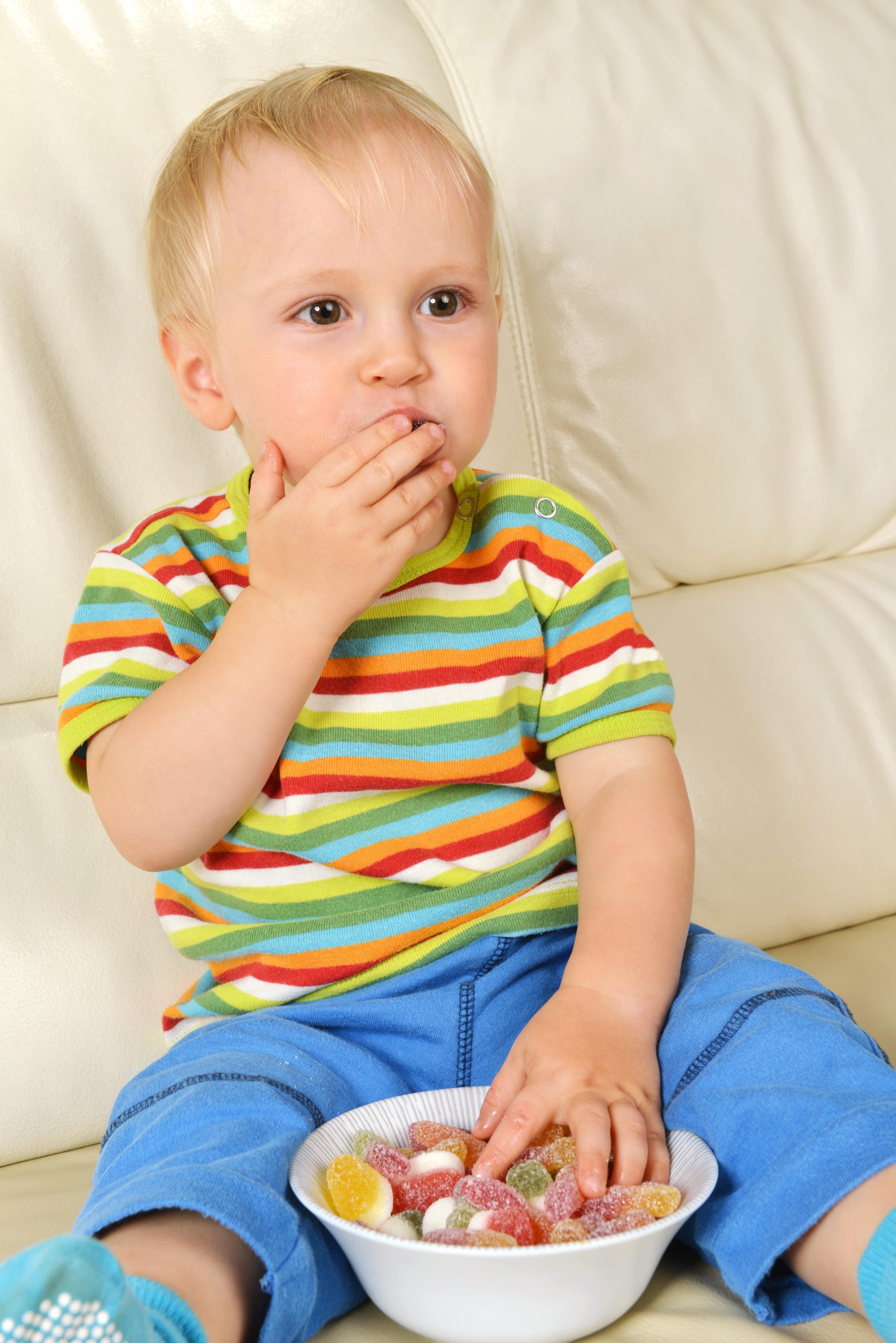 La caries dentales es uno de los principales problemas dentales en niños. Acuda a Dentalarroque para mantener la salud bucal de tu hijo saludable.